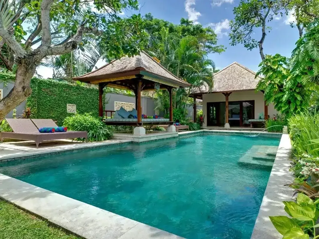 Villa Mewah Dengan Jarak Tempuh Jalan Kaki Ke Pantai Batu Bolong Canggu Bali - Image 2 of 10