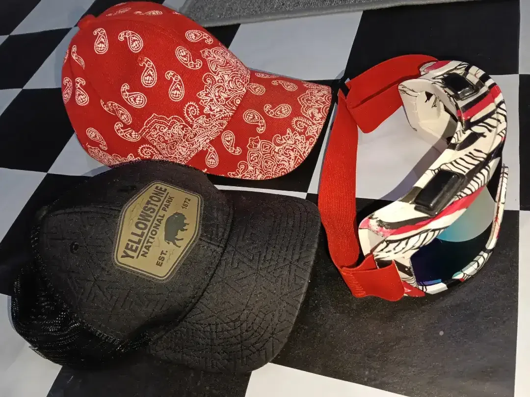2 Topi dan kaca mata helm cross - Image 2 of 10