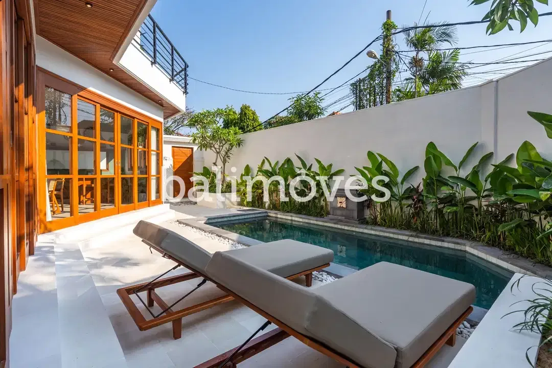Vila Tiga Kamar Tidur Cantik Yang Strategis Di Tepi Pantai Sanur - Image 3 of 10