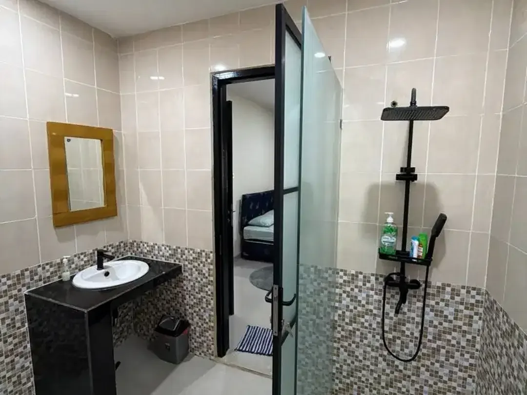 Rumah Siap Huni dengan 3 Kamar Tidur Dijual di Sanur, Dekat Pantai - Image 4 of 5