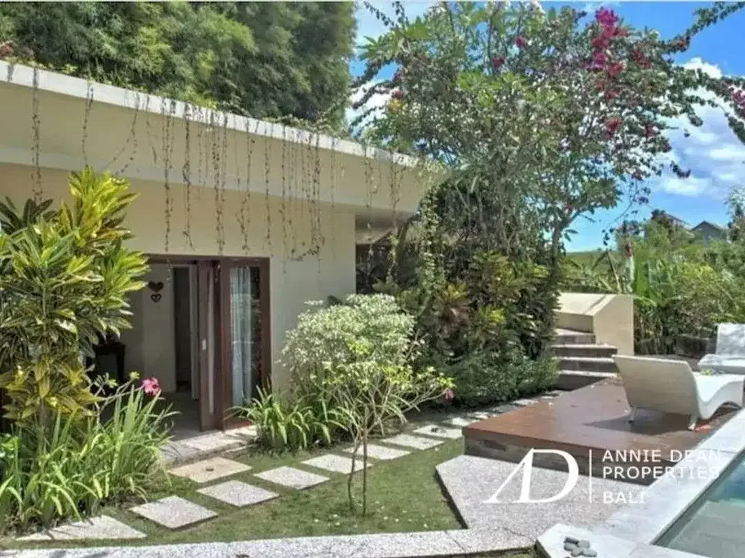 REEHOLD | PRIVATE TROPICAL ESTATE WITH RICE FIELD VIEWS - PERERENAN - Image 4 of 10