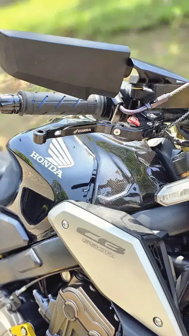 Honda CB650R Neo 2022 warna black, kondisi cakep, siap pakai. No PR. - Image 7 of 10