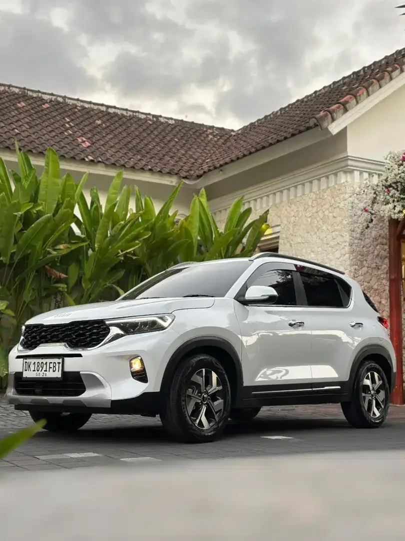 Kia Sonet 1.5 Premiere 2023 Asli Bali Matic Low KM 15.000 - Image 4 of 10