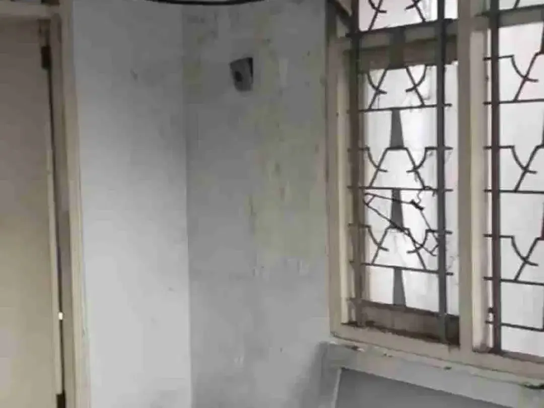 Dijual Bangunan Komersial 3,5 Lantai di Gajah Mada Tabanan - Image 6 of 9