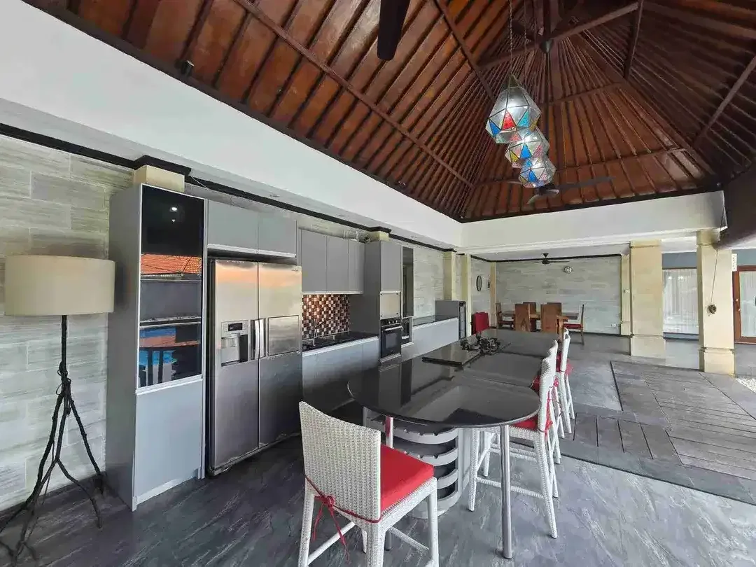 dijual murah Villa cantik yang luas di dekat pantai sanur - Image 6 of 10