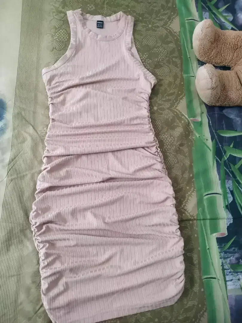 Dress shein like new - Image 1 of 3