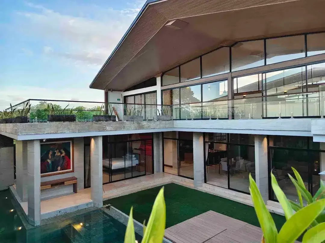 Luxury Ocean View Villa di Sanur - Image 5 of 10