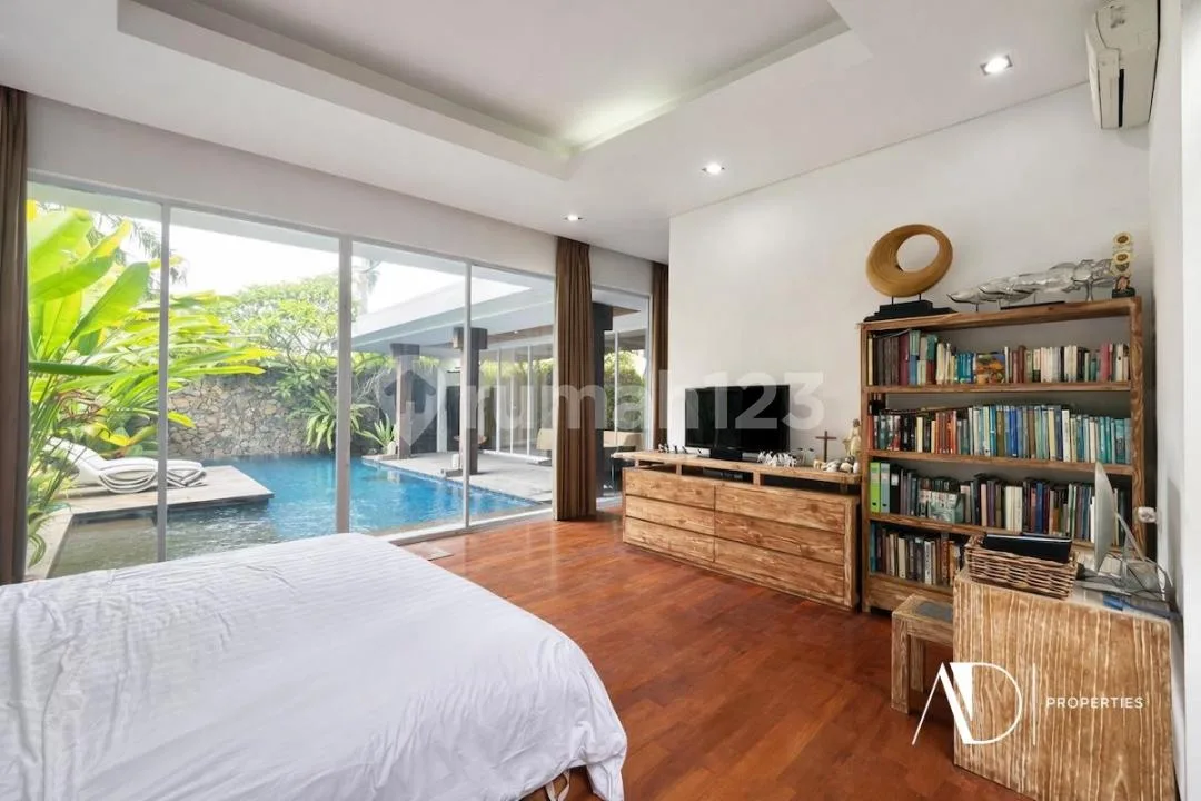 Yearly Rental | 4-Bedroom Villa Within Gated Complex In Seminyak - Image 4 of 4