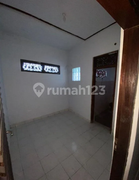 Rumah Lingkungan Perumahan di Gatsu Barat Denpasar Barat - Image 3 of 4