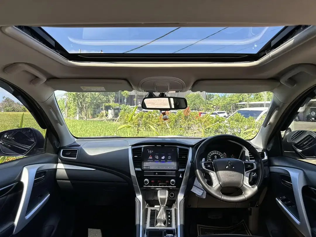 PAJERO SPORT DAKAR 4x2 AT DIESEL 2023 ASLI BALI - Image 8 of 10