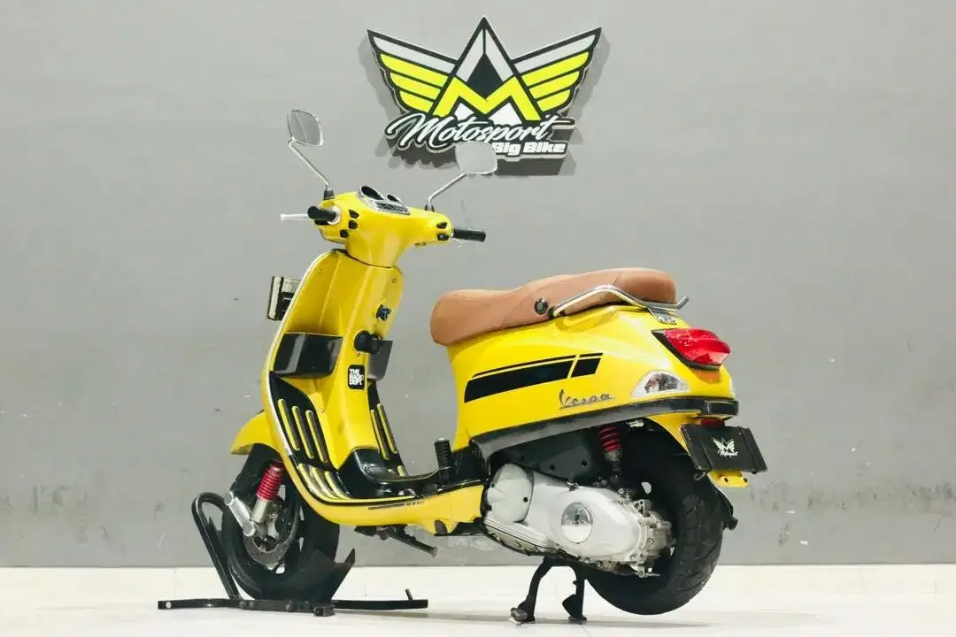 Piaggio vespa S 125 3V like new vespa sprint primavera GTS 150 - Image 2 of 7