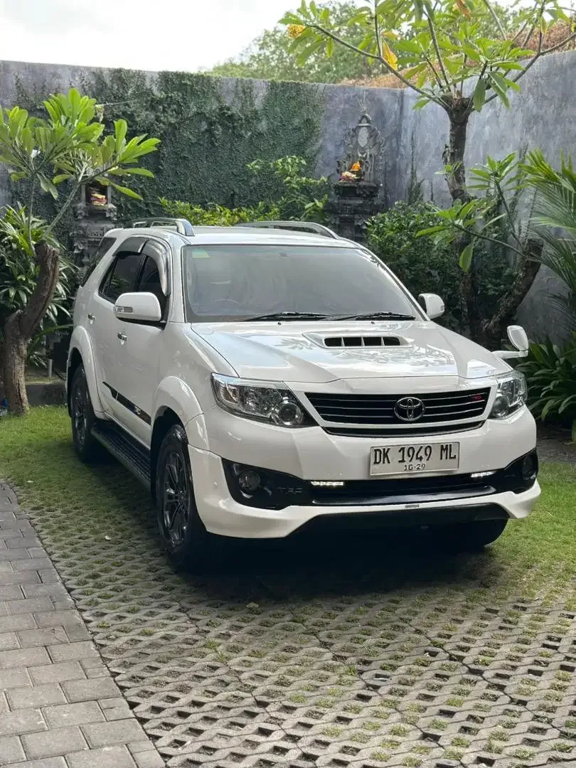 FORTUNER TRD VNT 2014 TURBO MANUAL ASLI BALI LOW KM ISTIMEWA - Image 1 of 10