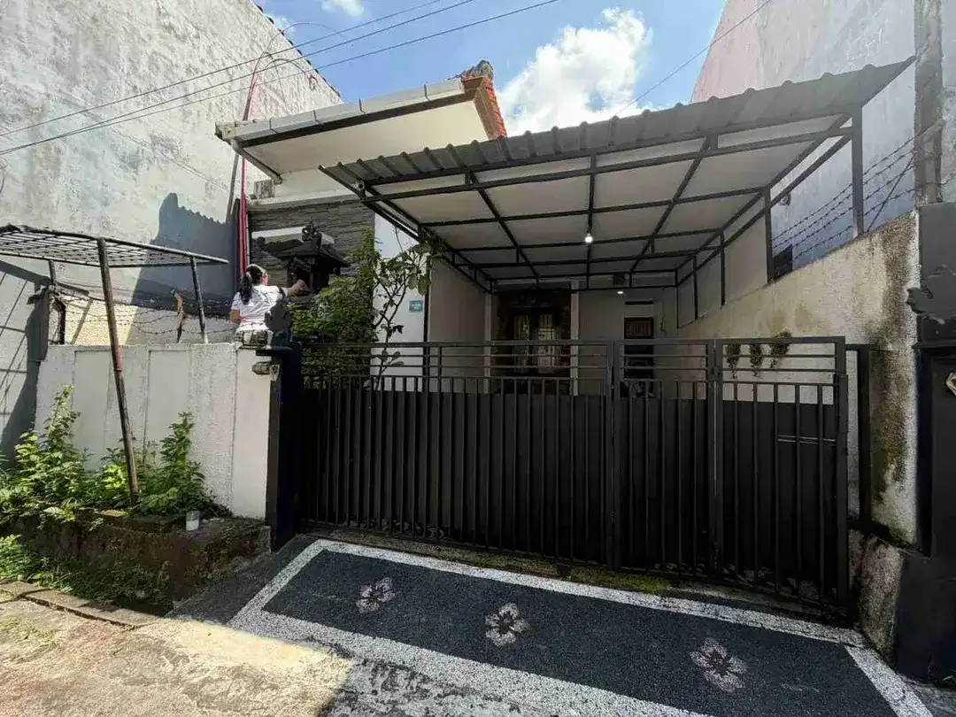 Jual Rumah 1lt Luas Tanah 132m² Jl Gunung Guntur Denpasar barat area strategis Hunian. i - Image 1 of 10