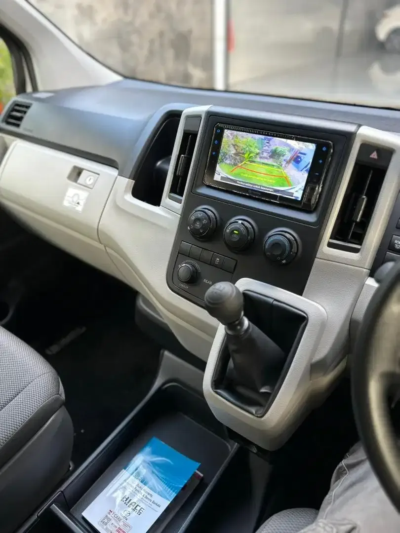 Toyota HIACE PREMIO 2025 MANUAL DIESEL NOL KILOMETER TANPA INDENT - Image 10 of 10