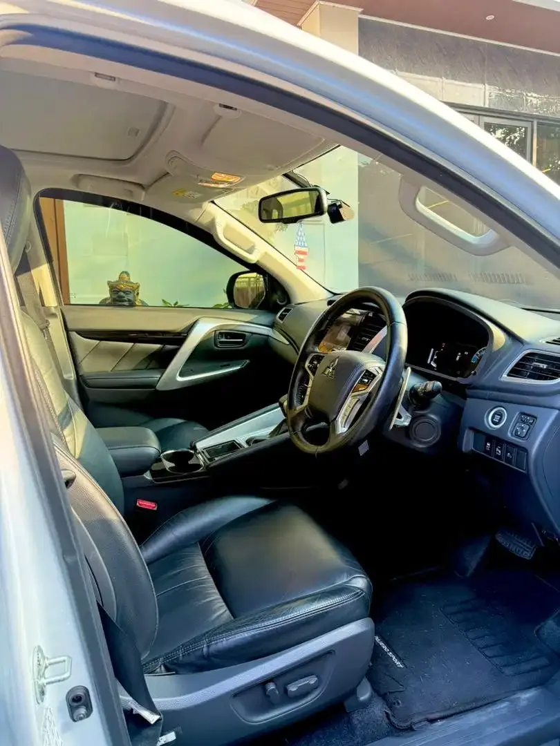 Mitsubishi All New Pajero Sport Dakar 2.4 Putih Super Like new - Image 6 of 10