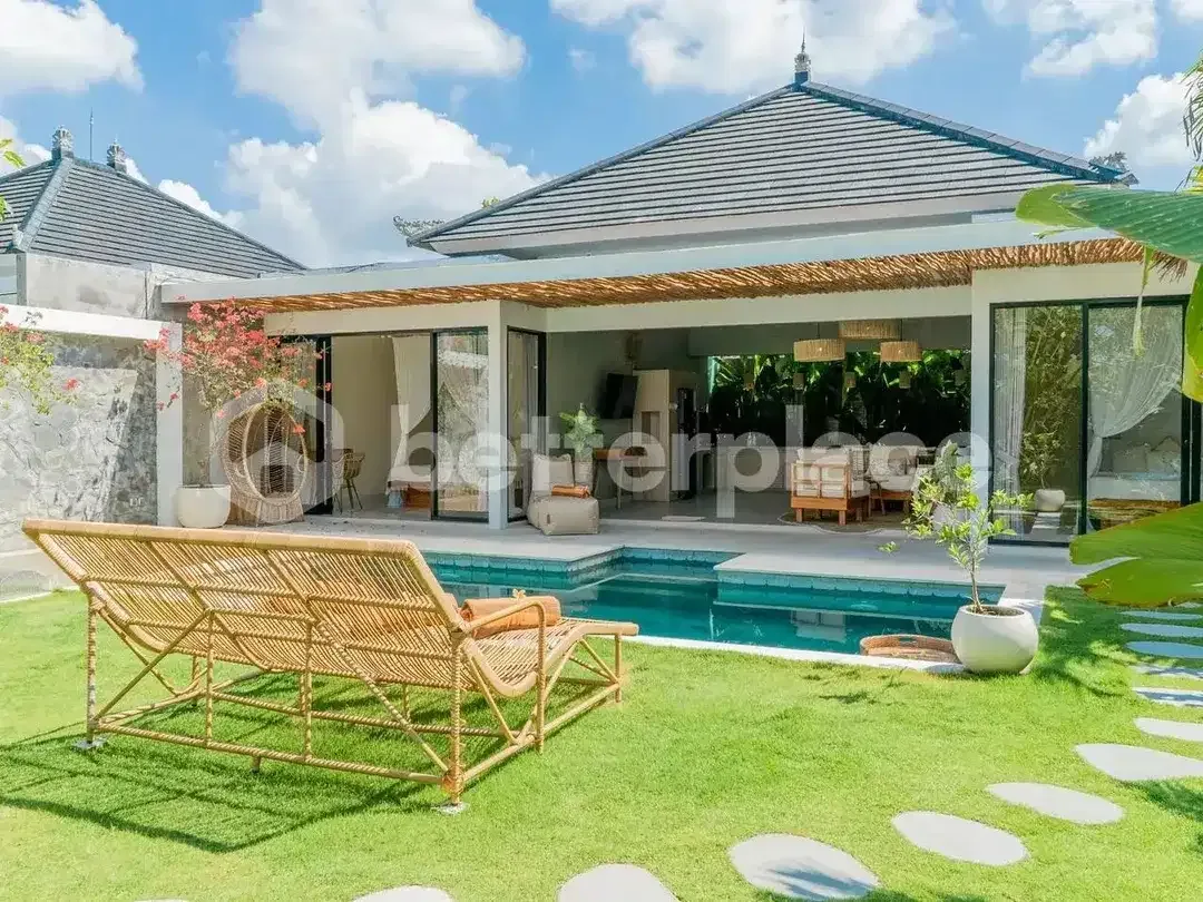 Modern 2 Bedroom Villa with Garden in Kerobokan - Image 1 of 10