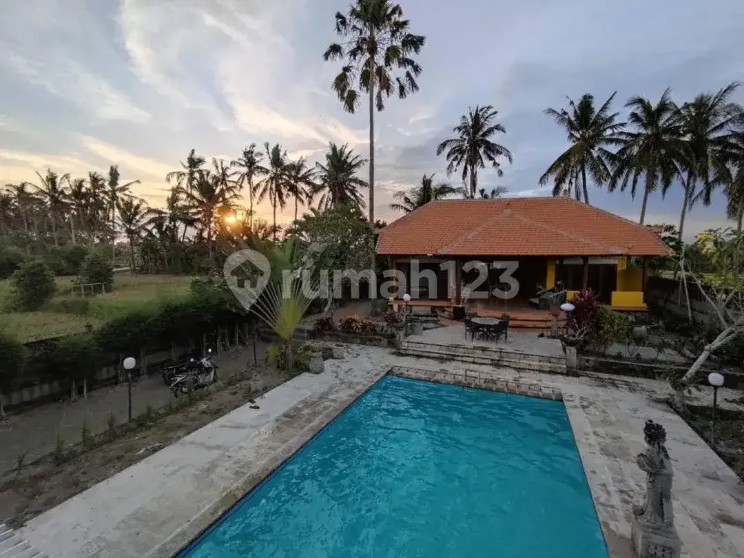 Villa dengan Halaman Luas Area Pantai Purnama Sukawati Gianyar - Image 3 of 5