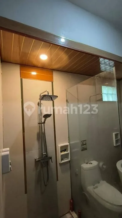 Villa Dekat Pantai Kolam Furnished Siap Huni Strategis di Ungasan - Image 1 of 3