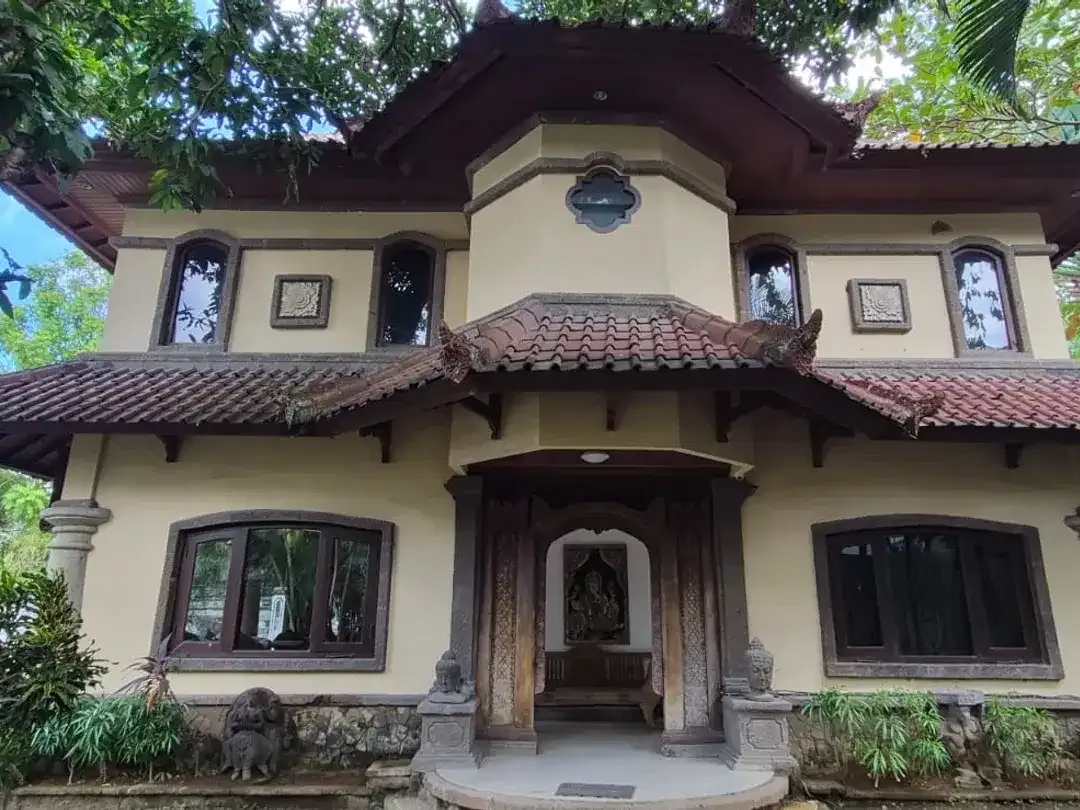 Freehold - Authentic Bali Architecture Villa in Umalas - Spacious Property with Pool, Bali - Image 1 of 10