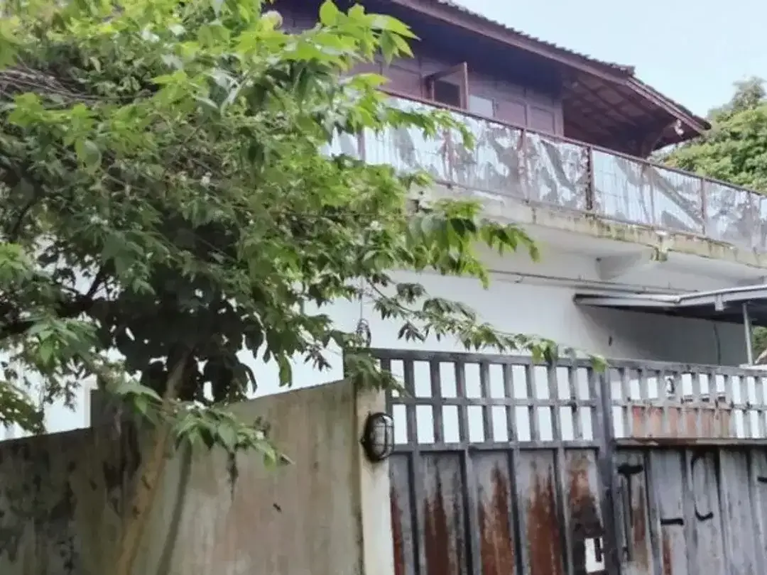 LEASEHOLD RUMAH 2 LANTAI DI PURI GADING JIMBARAN BADUNG - Image 8 of 9