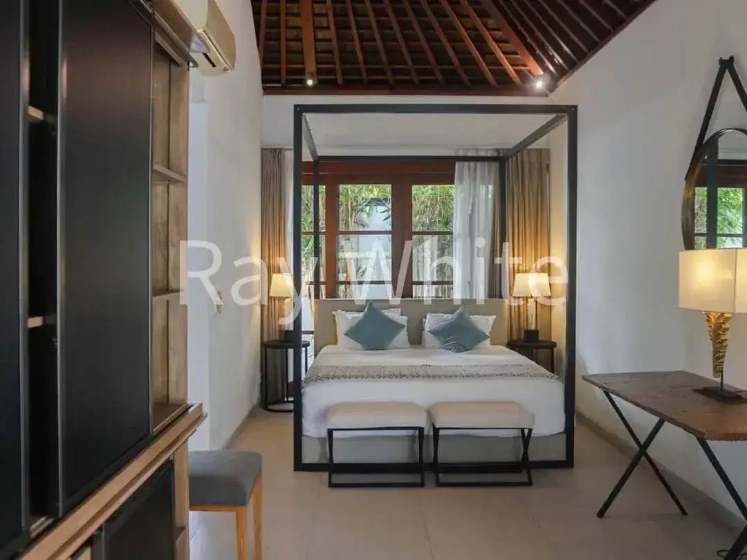 Leasehold - Tranquil 3-Bedroom Villa with Expansive Garden Prime Sanur - Image 10 of 10