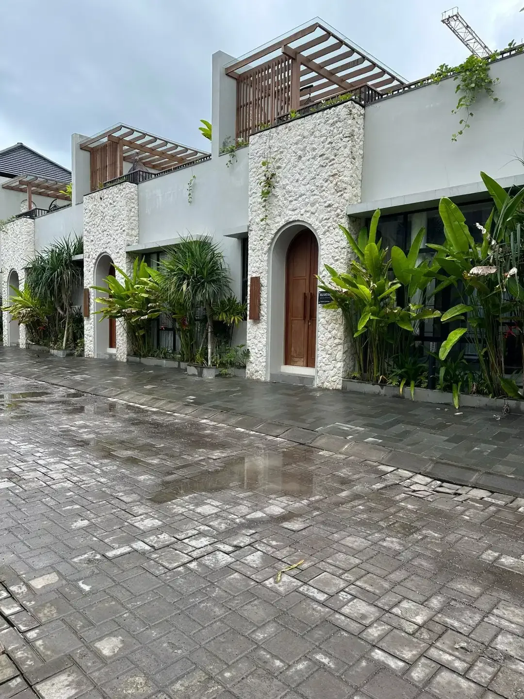 VILLA READY 2BR FURNISHED ONE GATE TERBAIK DI BATU BOLONG CANGGU - Image 10 of 10