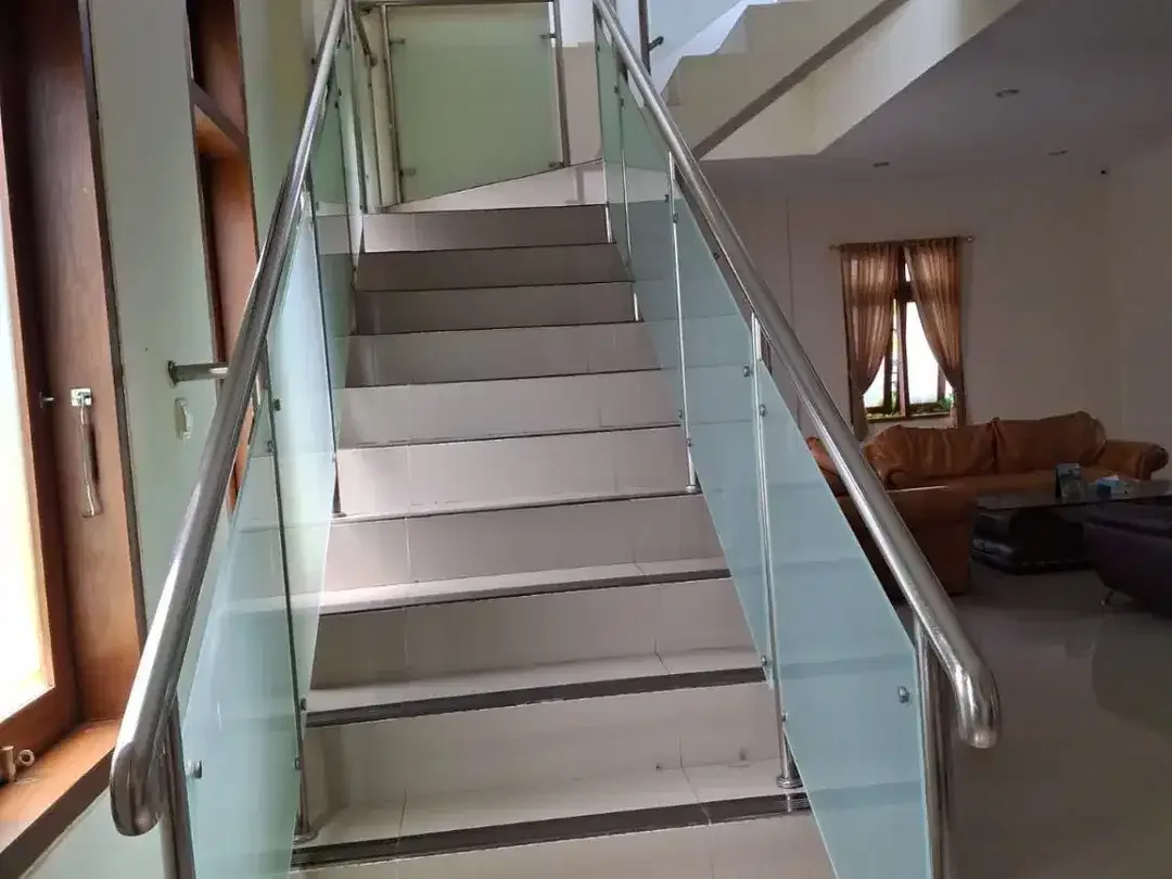 Dijual Rumah + Kantor Fully Furnish  2 Lantai di Jl.Suli, Denpasar Utara - Image 5 of 10