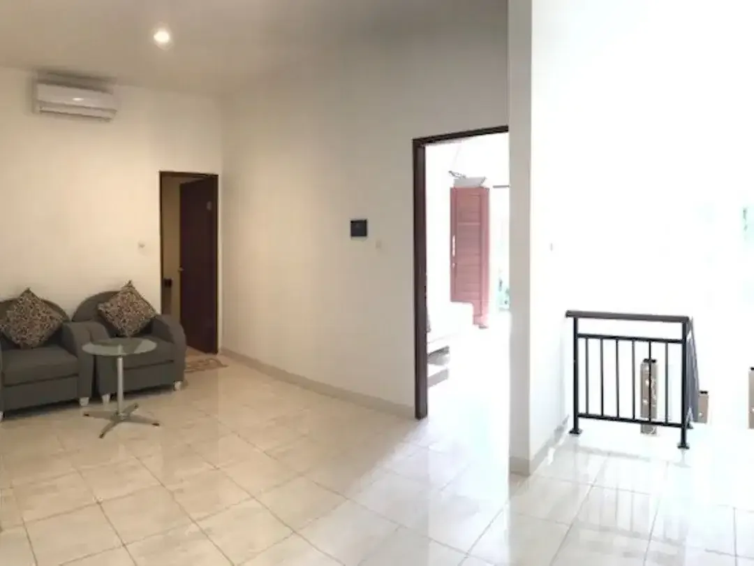 Rumah Modern Private Cluster Kompolek Fasiitas Lengkap di Royal Garden Jimbaran - Image 8 of 10