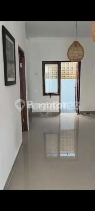 Rumah 2 Lantai View Sawah One Gate Lokasi Munggu Badung - Image 2 of 4