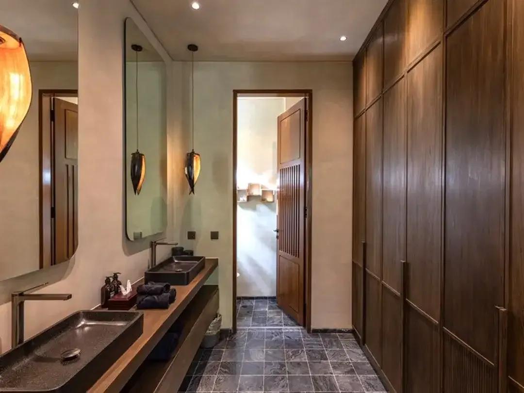 Leasehold - Refined Island Sanctuary - Spacious 5BR Villa Designed for Luxury Living - Image 4 of 10