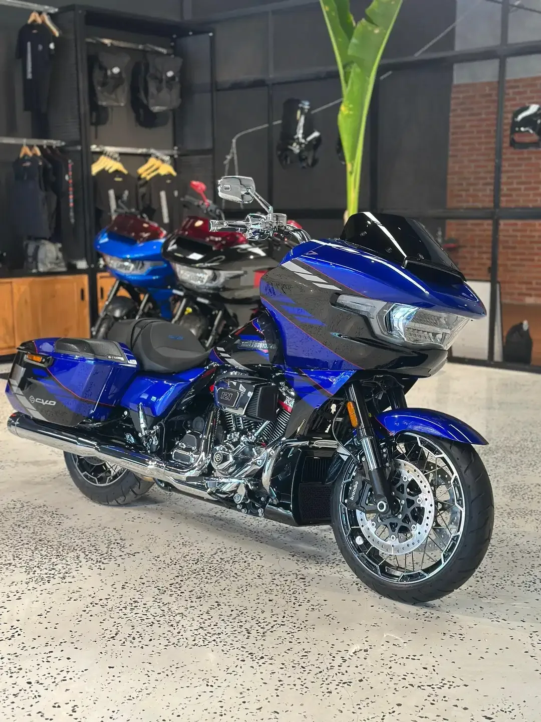 ALL NEW ROAD GLIDE CVO VVT 121 BRAND NEW - Image 3 of 4