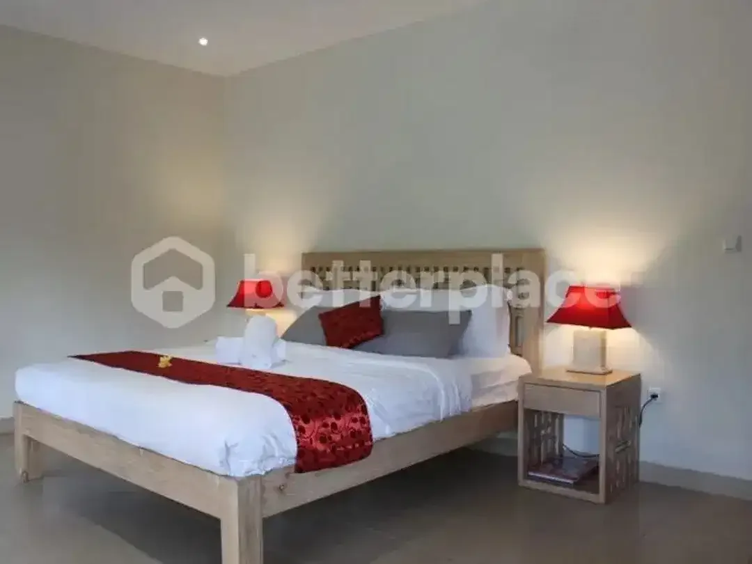 Elegant Family-Friendly 3-Bedroom Villa in Canggu Padonan with En-Suite Bedrooms, Beautiful Pool & Exceptional Garden Setting - Image 7 of 10
