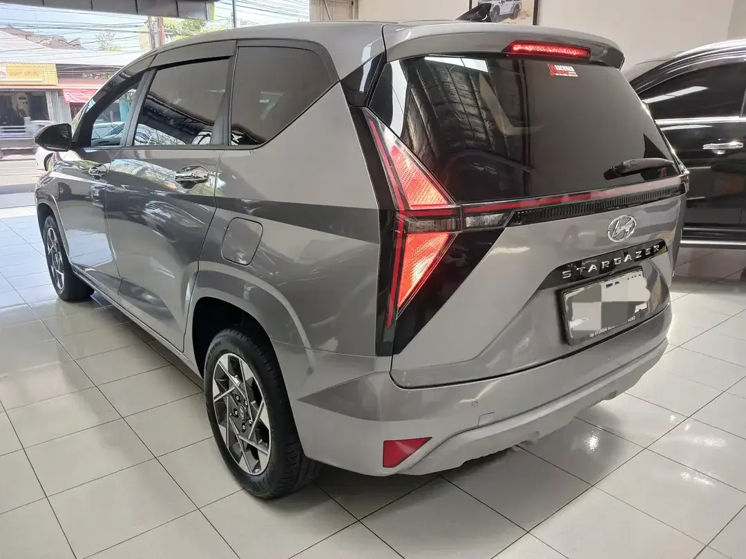Hyundai Stargezer Prime 2023 Abu - abu A/T 1.5cc - Image 5 of 9