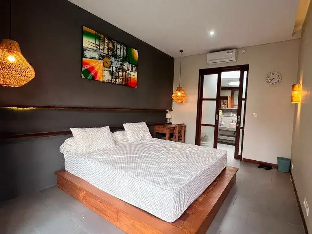 Villa Modern 3 Kamar Tidur Full Furnished Disewakan di Kerobokan - Image 5 of 7