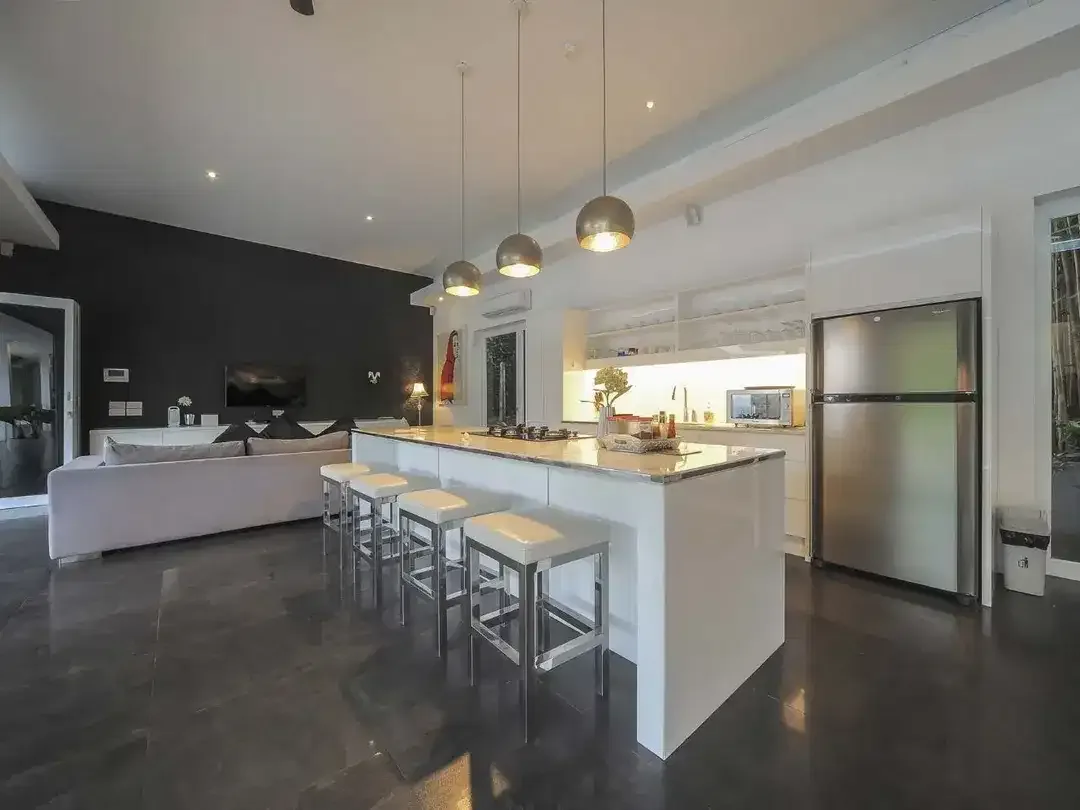 Spacious 3 Bedroom Villa on Large Land in Prime Seminyak Bali for Sale Leasehold - Image 3 of 10