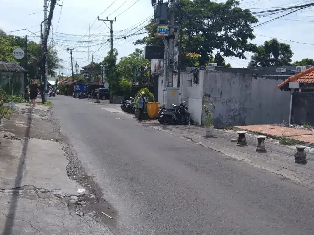 Tanah Siap Huni cocok untuk usaha seperti bangun Vila, usaha dan kontrakan lokasi yang strategis di daerah kerobokan - Image 1 of 10