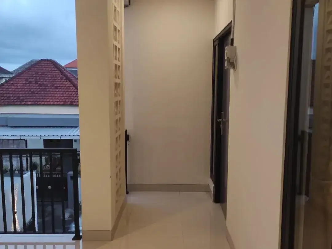Kost Eksklusif 3 Lantai di Teuku Umar Lokasi Sangat Strategis - Image 3 of 10