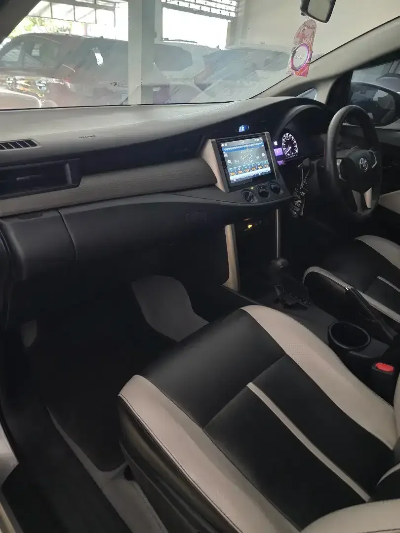 Innova Reborn Diesel 2019 Automatic - Image 5 of 6