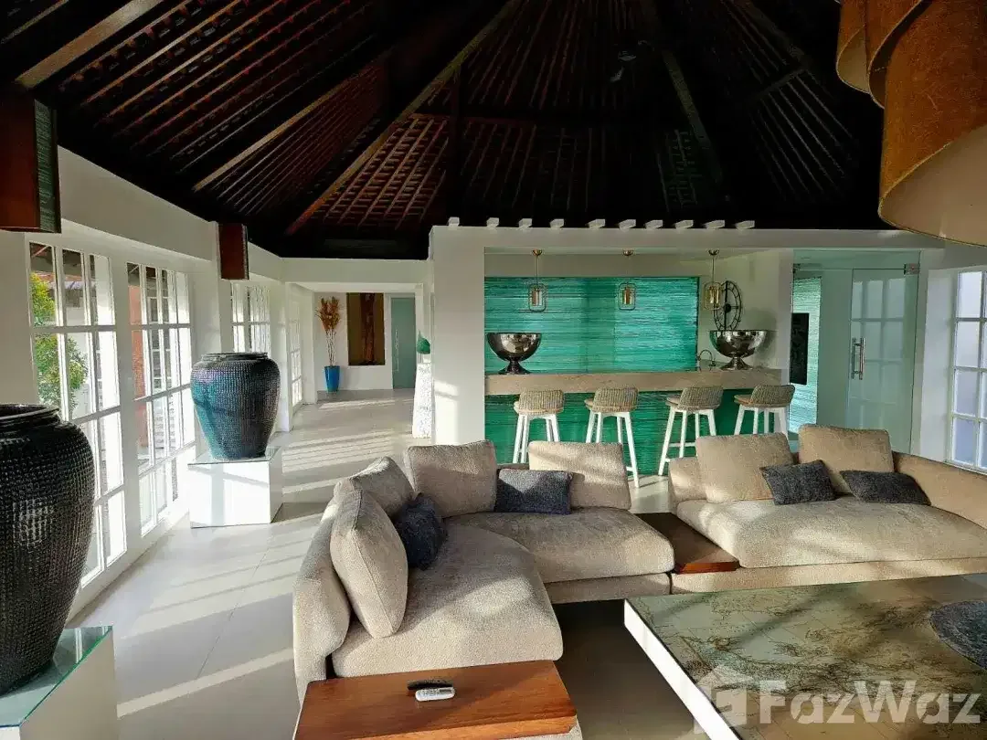 4 Bedroom Villa for sale in Seminyak, Bali - Image 2 of 10