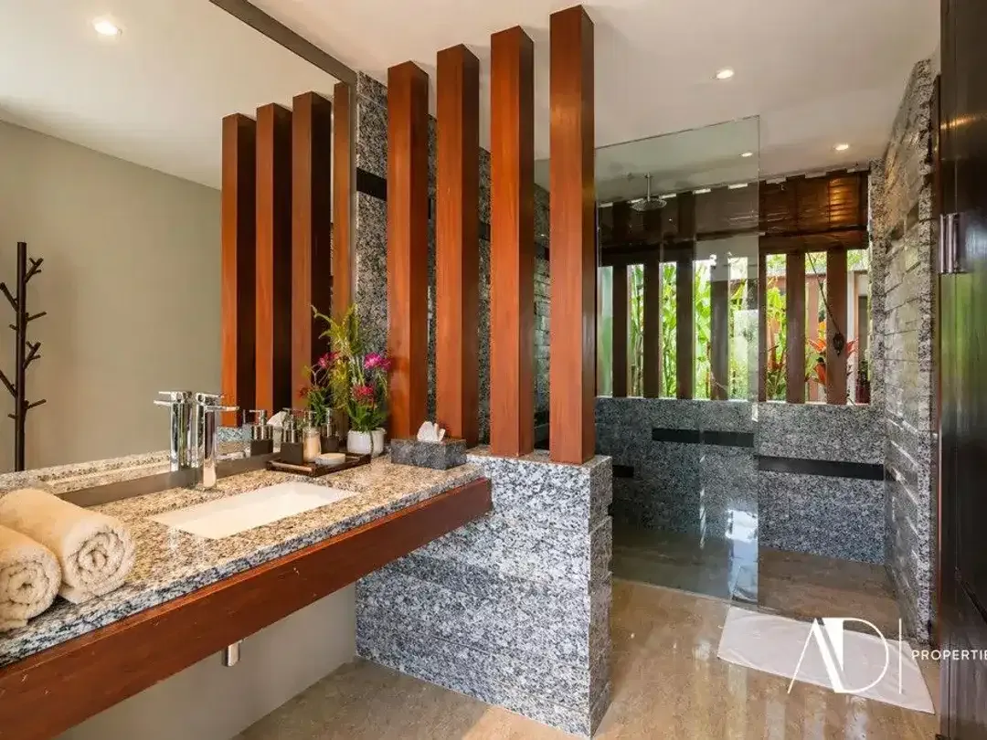 FREEHOLD | SEA VIEW 3-BEDROOM VILLA IN GOA GONG - JIMBARAN - Image 6 of 9