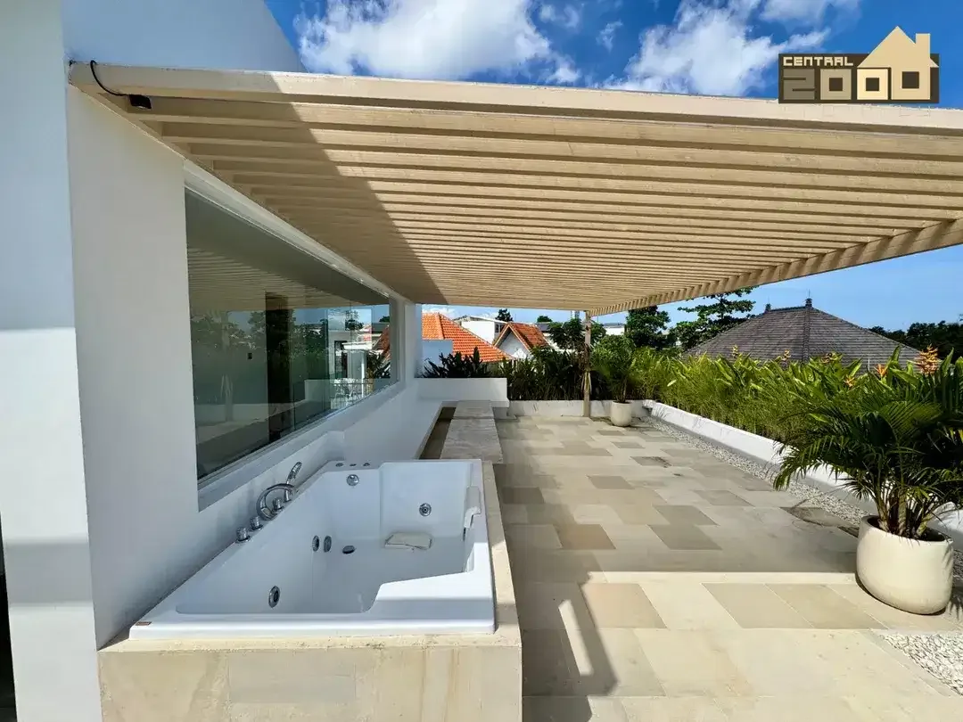 Luxury Modern European-Style Villa, Tumbak Bayuh, Canggu - Image 9 of 10