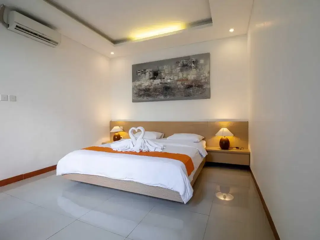 Villa 3 Kamar Tidur dengan Kolam Renang Dekat dengan Pantai Sanur Bali Disewakan Tahunan - Image 3 of 10