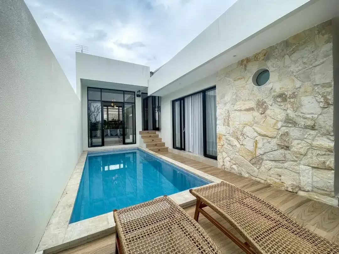 Di Sewakan Jangka Panjang (25 Tahun) Villa FULL FURNISH di Berawa Canggu Bali - Image 2 of 10