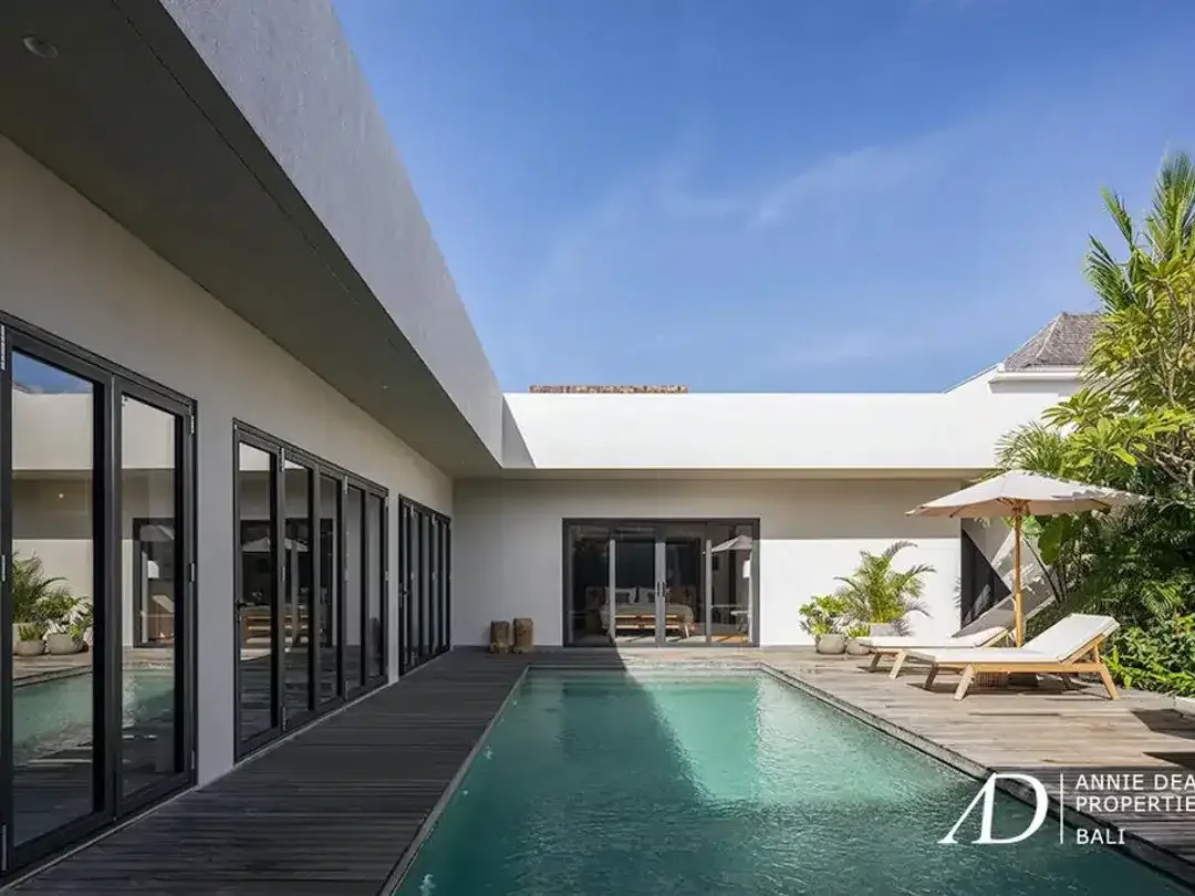 FREEHOLD | HIGH-QUALITY CONTEMPORARY VILLA IN PRIME UMALAS - Image 2 of 10