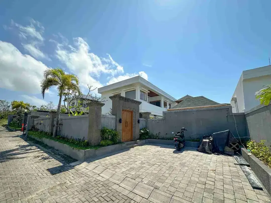 DIJUAL VILLA MEWAH BARU DENGAN 4 KAMAR TIDUR DAN PEMANDANGAN LAUT DI PECATU BALI - Image 2 of 10