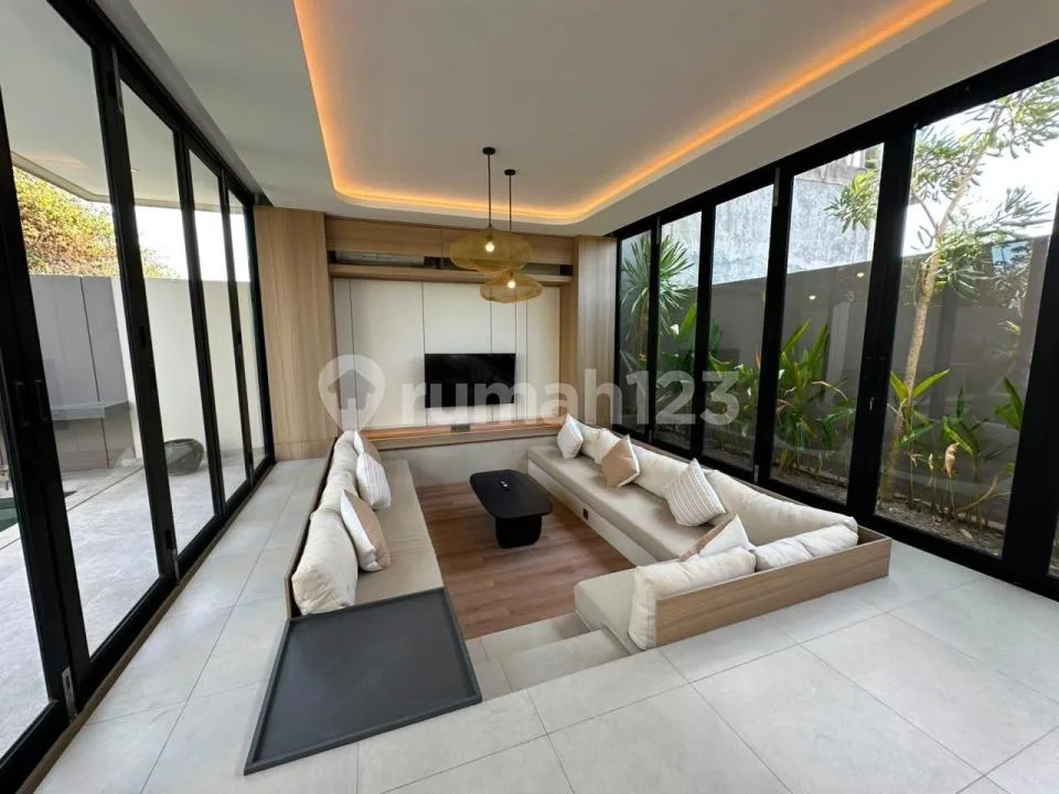Leasehold Minimalist 3 Storey Villa With Full Views In Ungasan - Image 4 of 4