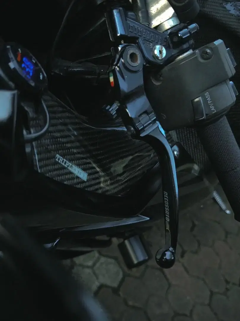 Kawasaki zx10r 2016 hitam - Image 6 of 10