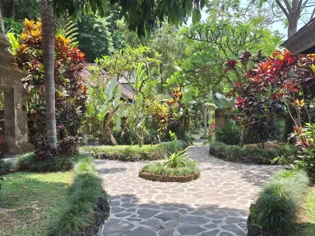 Dijual Cepat Tanah Bonus Bangunan Hotel di Kedewatan Ubud - Image 5 of 10