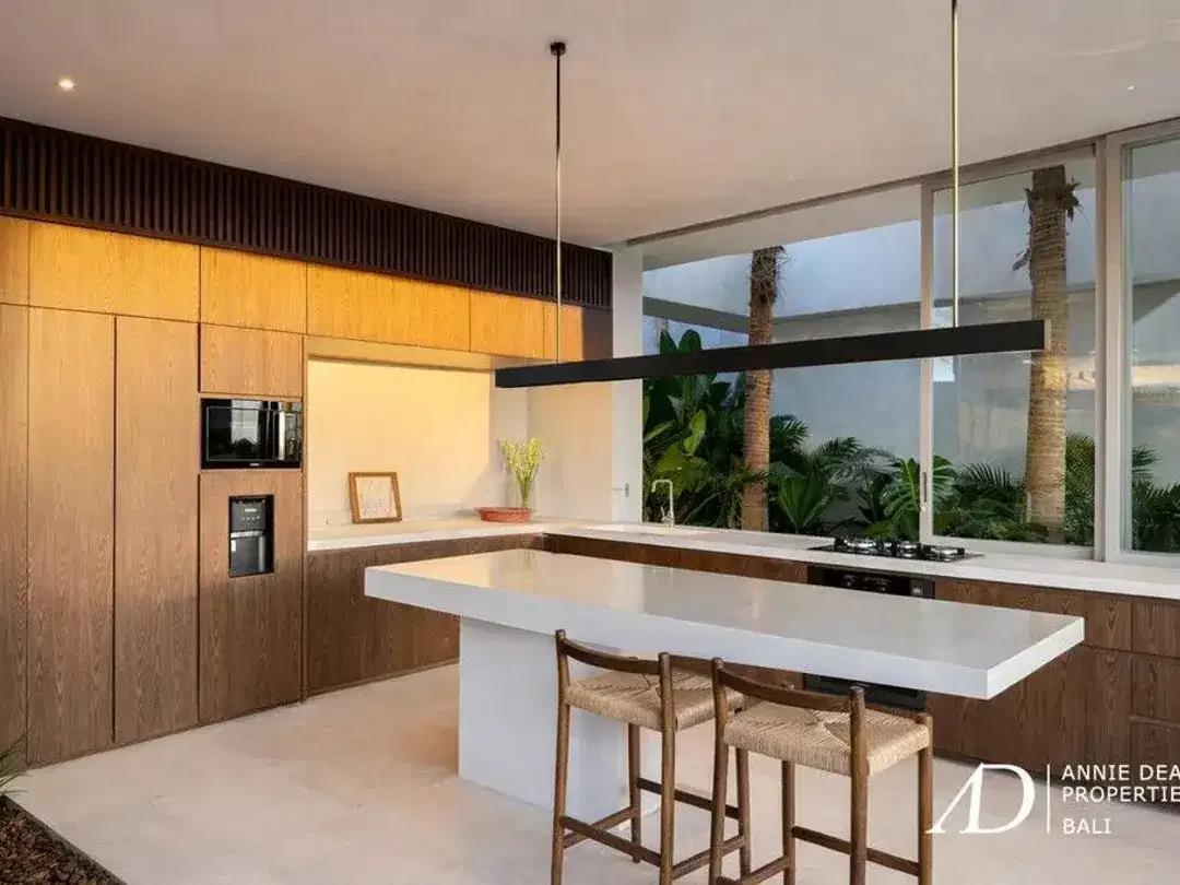 LEASEHOLD | MINIMALIST TROPICAL BRUTALIST VILLA WITH RICE FIELD VIEWS IN BUDUK, CANGGU - Image 7 of 10