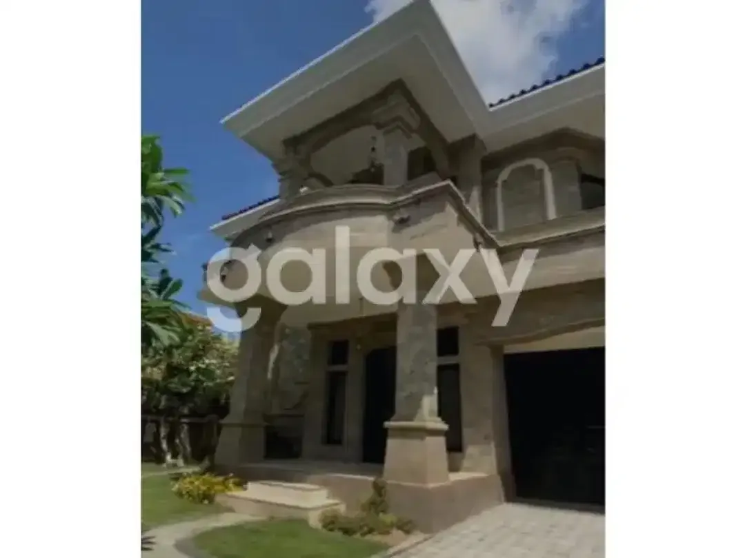 RUMAH SEMI VILLA DI MOH YAMIN RENON DENPASAR, BALI - Image 1 of 10